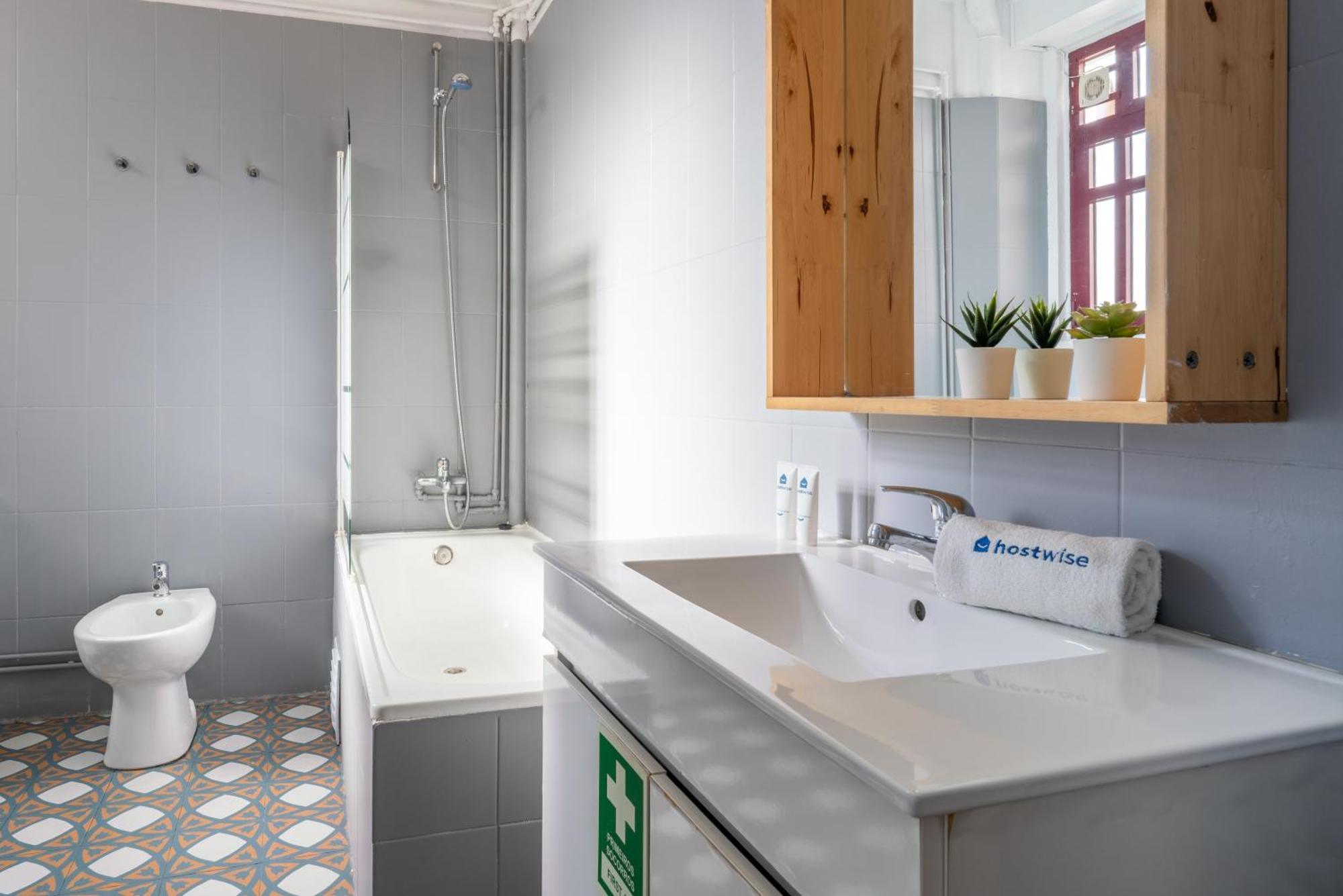 Host Wise - Spacious Comfortable Apartment - Balcony Porto Exterior photo