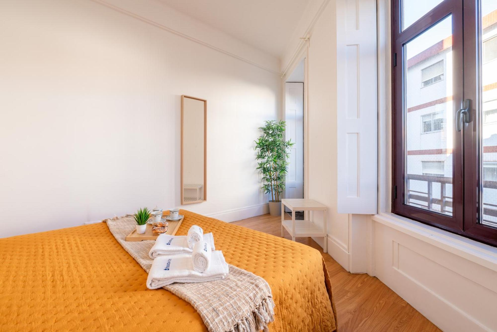 Host Wise - Spacious Comfortable Apartment - Balcony Porto Exterior photo