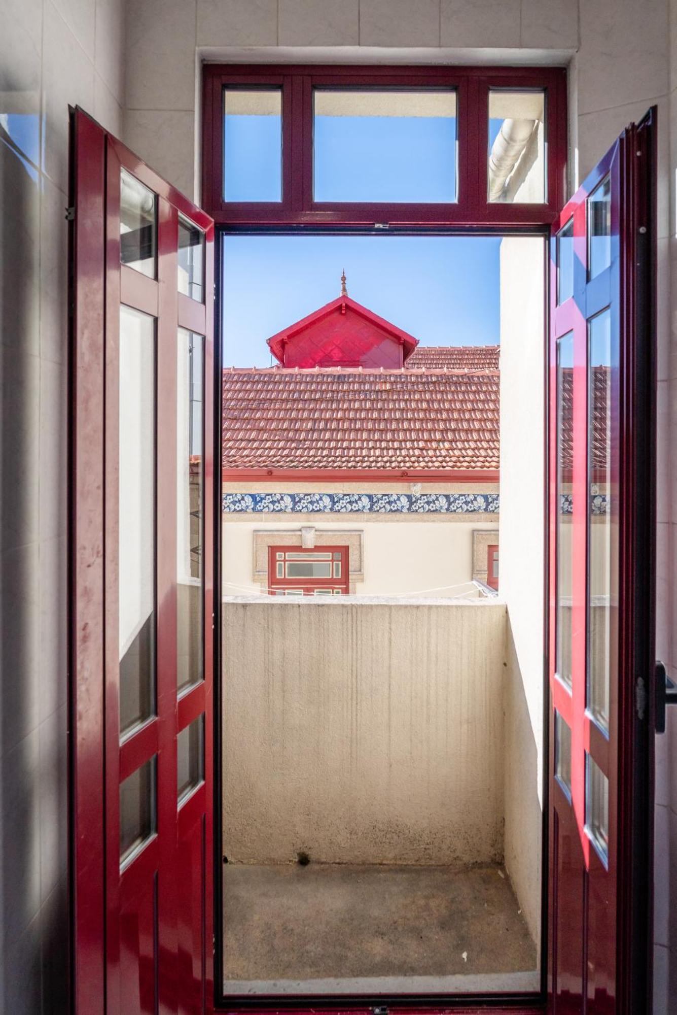 Host Wise - Spacious Comfortable Apartment - Balcony Porto Exterior photo